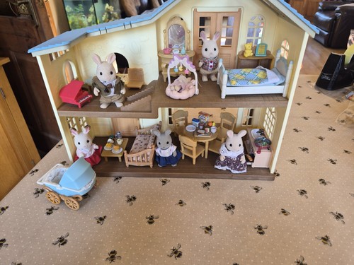 Sylvanian families hillcrest - families,