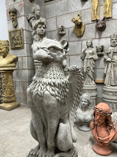 Griffin statue garden - griffin,