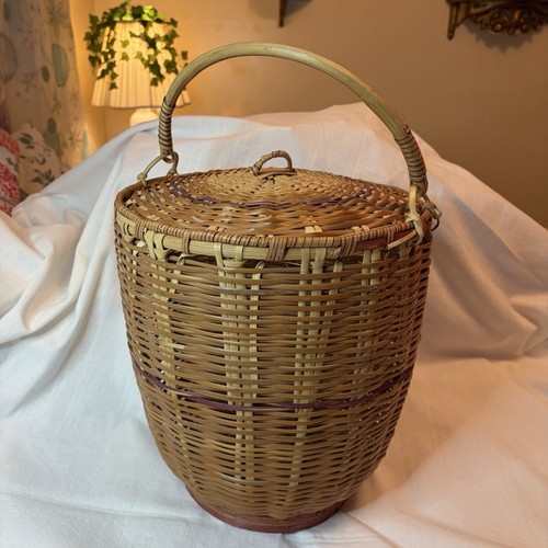 Vintage hand woven wicker - ,