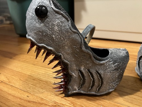 Rare unique shark - rare, heelless