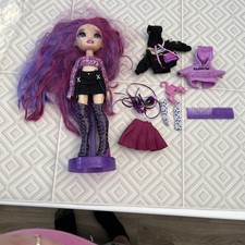 Rainbow High Emi Vanda Series 3 Doll box4