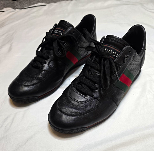 Gucci black embossed - gucci,