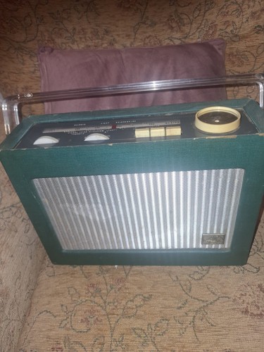 Hmv 2014 portable radio has - 2014,