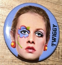 Retro TWIGGY Vintage Fashion Sixties Themed Pin Button Badge Style Mod Accessory