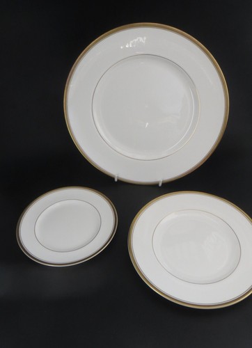 Royal worcester viceroy plate - worcester,