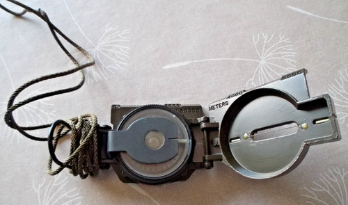 Military magnetic compass - us,