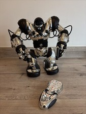 WowWee Robosapien Robot WITH