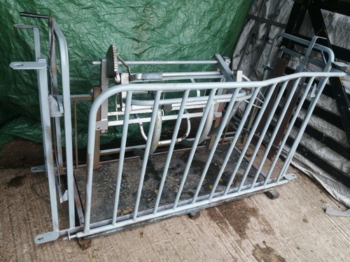 Sheep turnover crate - sheep,