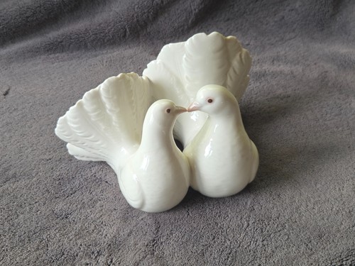 Lladro 1169 couple doves - lladro,