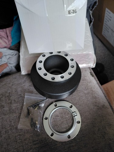 Steering wheel hub - hub, adapter