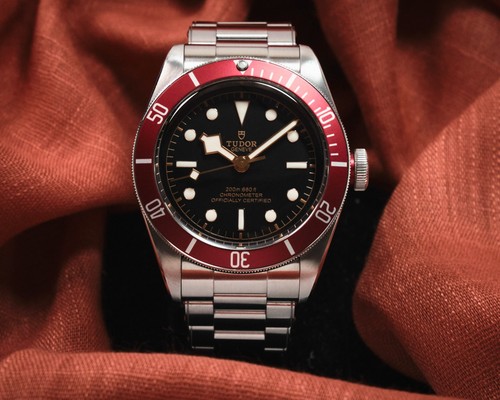 Tudor heritage black - black, bay