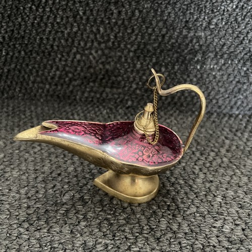 Fabulous brass genie lamp - ,