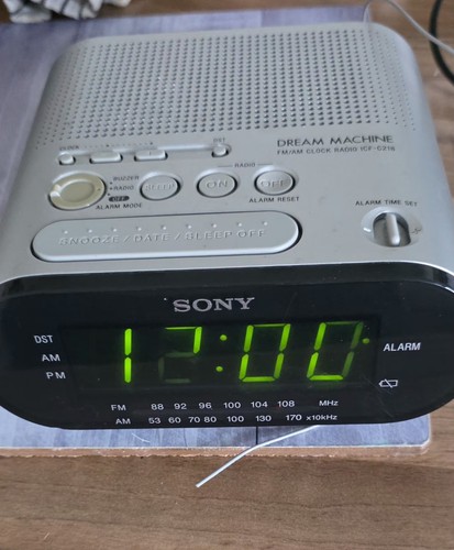Sony dream machine icf c218 - sony, icf-c218