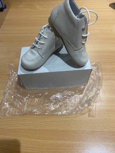 Spanish patent cream boots - patent,