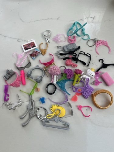Barbie accessories bundle - barbie,