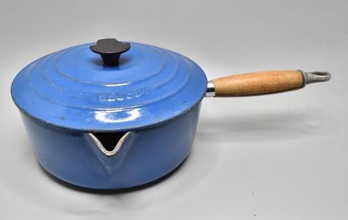 Vintage creuset cast - le,
