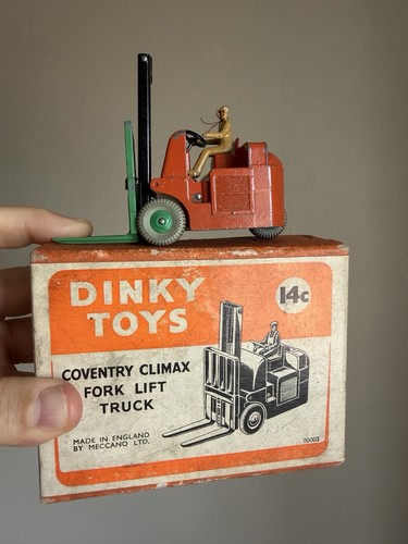 Nice original vintage dinky - nice,