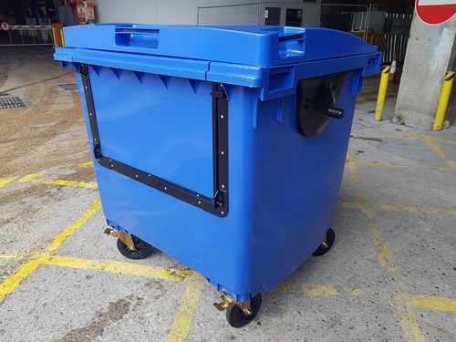 1100 litre drop - front, door