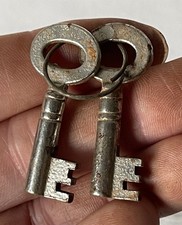 2 Vintage Identical ~ 4cm Long