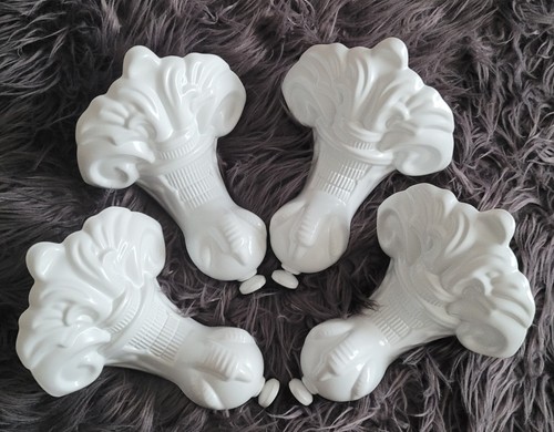 Set four claw and - and, ball