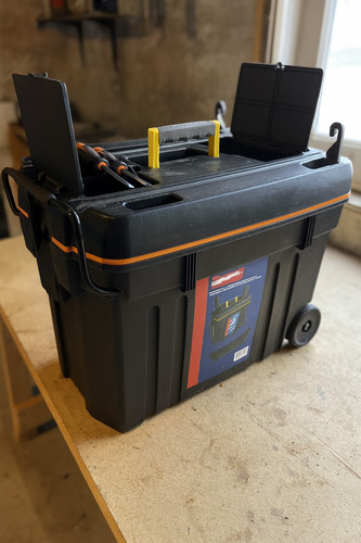 Duratool rolling tool box - rolling,