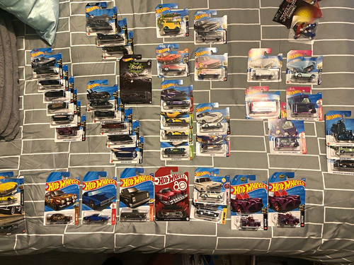 Hot wheels diecast - wheels, 1:64