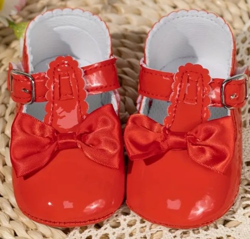 Newborn baby girl - newborn,