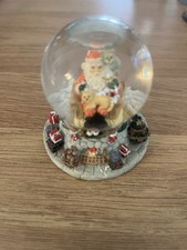 Regency Fine Arts Christmas Snow Globe 6x7cm Vintage Collectable Figurine