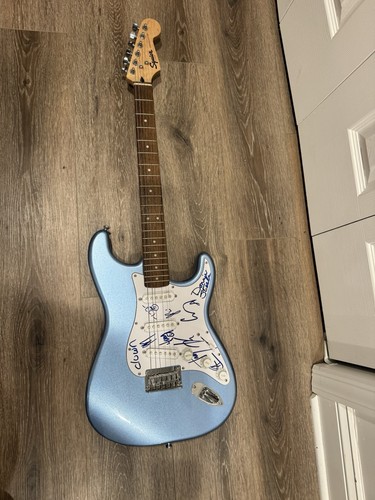 Guitar signed all the - all,