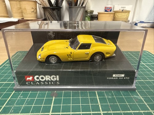 Corgi classics 02601 - corgi, ferrari