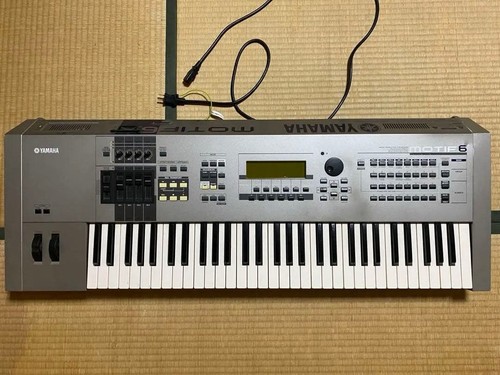 Yamaha motif synthesizer 61 - motif,