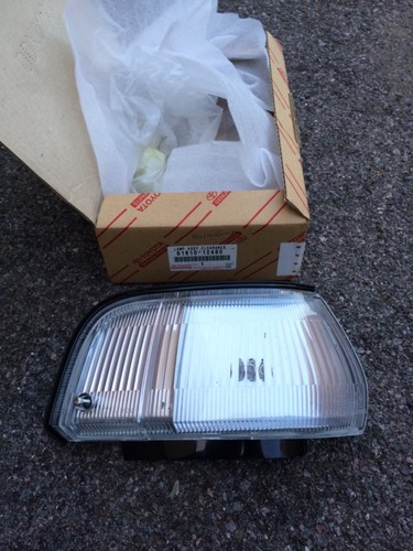 Side light genuine toyota - side,