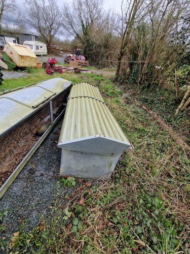 Used sheep feeders - used,