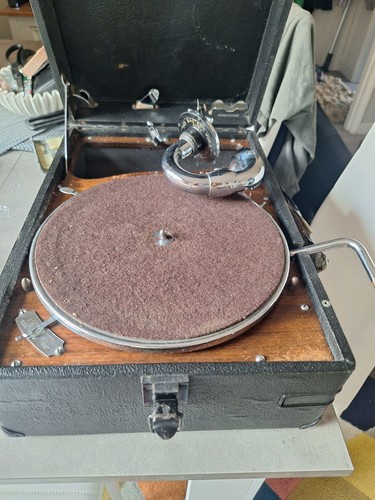 Hmv 1940s portable wind - 1940s,