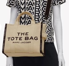 MARC JACOBS The Medium