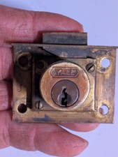vintage slot machine lock, no
