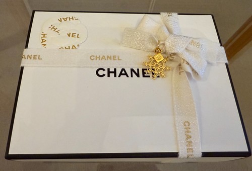 Chanel small gift box 15 - 21,