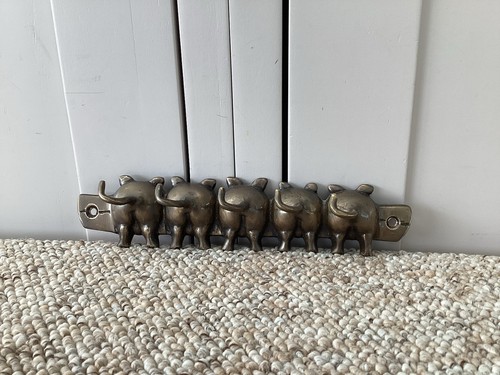 Key holder pigs tails - key,