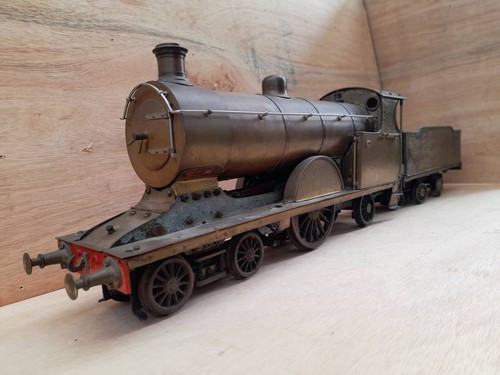 Live model steam locomotive - live,