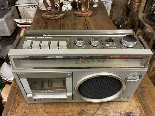 Hitachi radio cassette - radio, player
