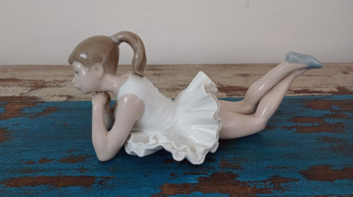 Nao lladro pensive ballerina - ,