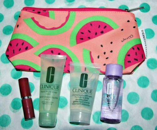 New clinique piece set - new!,