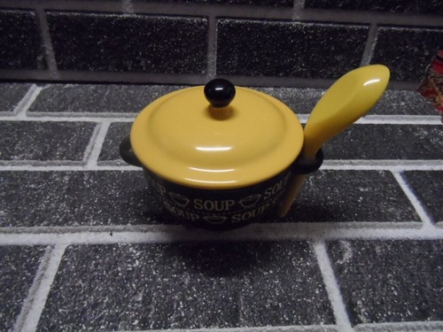 Two handle soup bowl with - bowl, lid