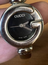 Ladies Vintage Gucci Bangle /