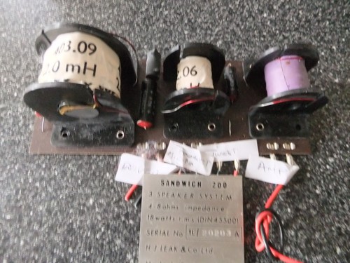 One leak sandwich 200 speaker - leak,