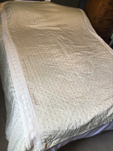 Vintage bedcover fully - bedcover,