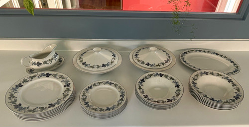 Royal doulton burgundy dinner - burgundy,