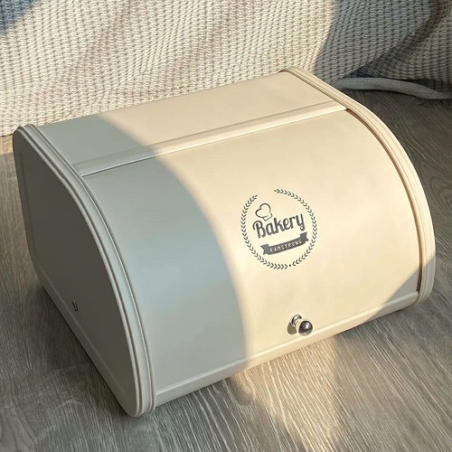 Vintage style bread - style, bin