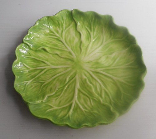 Green embossed cabbage leaf - green,
