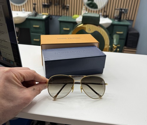 Louis vuitton conspiracy pilot - louis,
